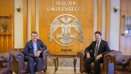Prof. Dr. Hasan Mandal, Selçuk Üniversitesinde öğrencilerle buluştu